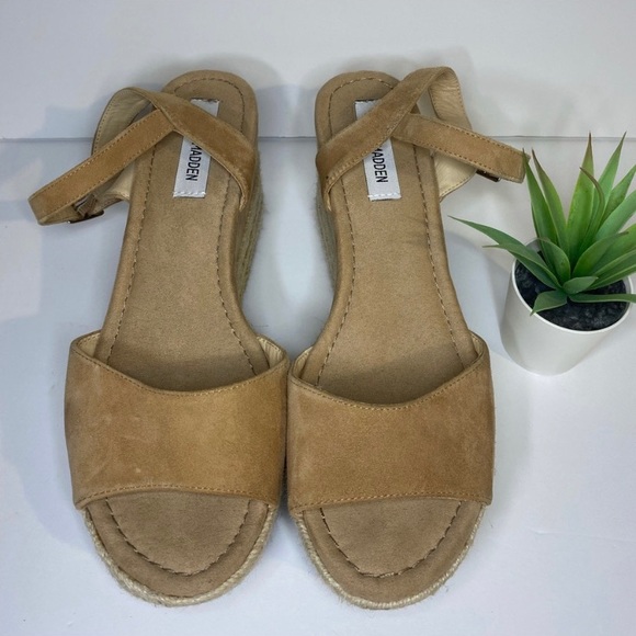 Steve Madden Women Wedges Sandals - Picture 2 of 7